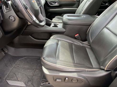 Used 2021 Chevrolet Suburban Premier w/ Premium Package AWD/4WD image 13