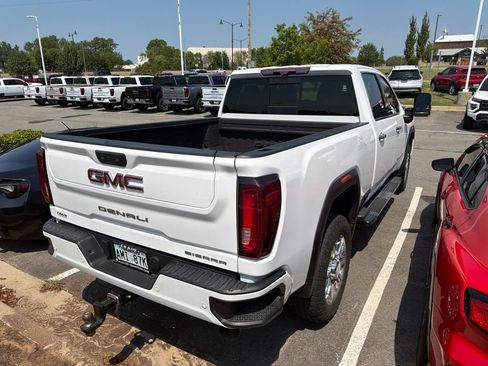 Used 2023 GMC Sierra 2500 Denali w/ Technology Package AWD/4WD image 10