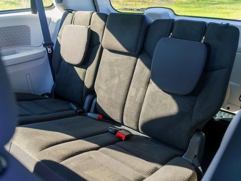 Used 2019 Dodge Grand Caravan SE image 13