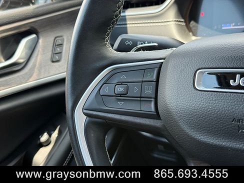Used 2022 Jeep Grand Cherokee L Limited AWD/4WD image 24