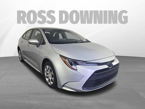 Used 2024 Toyota Corolla LE FWD image 3