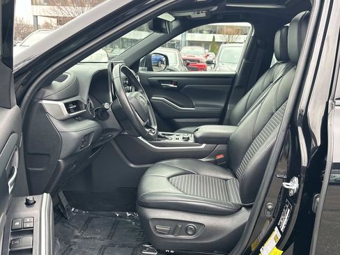 Used 2022 Toyota Highlander XSE image 24