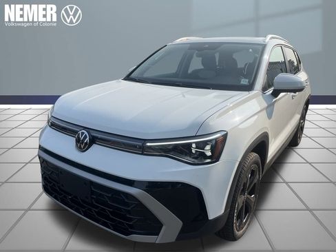 New 2025 Volkswagen Taos SEL image 1