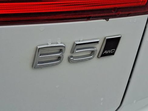 Certified 2023 Volvo XC60 B5 Ultimate w/ Climate Package AWD/4WD image 31