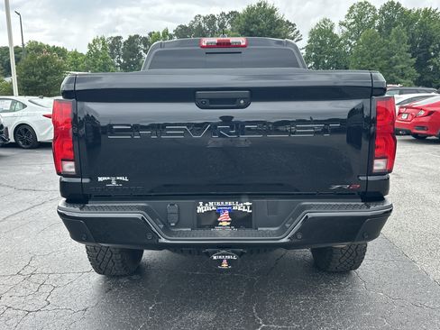 Used 2025 Chevrolet Colorado ZR2 w/ Technology Package AWD/4WD image 7