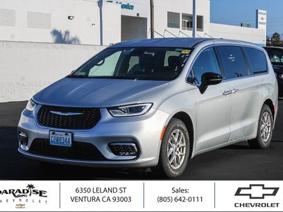 Used 2024 Chrysler Pacifica Touring-L