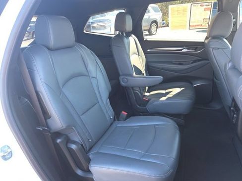 Used 2023 Buick Enclave Essence AWD/4WD image 30