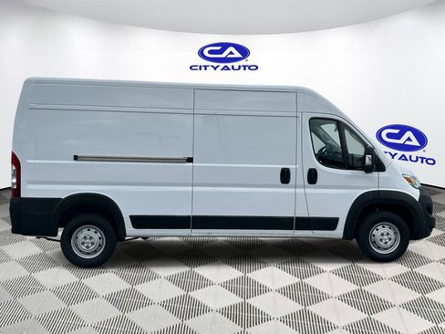 Used 2023 RAM ProMaster 2500 FWD image 2