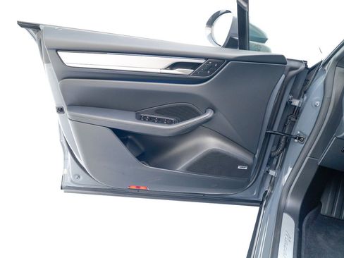 New 2025 Porsche Macan 4S Electric image 24