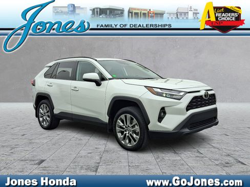 Used 2023 Toyota RAV4 XLE Premium image 1