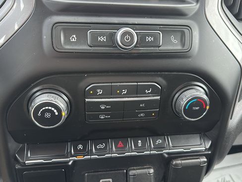 Used 2020 Chevrolet Silverado 1500 Custom w/ Custom Value Package image 30