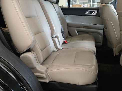 Used 2014 Ford Explorer XLT w/ Equipment Group 202A AWD/4WD image 6