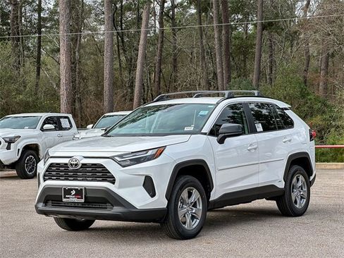 New 2025 Toyota RAV4 LE image 4