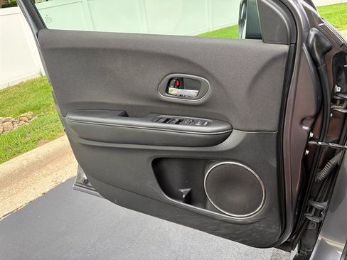 Used 2019 Honda HR-V EX image 33