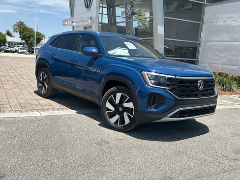 New 2026 Volkswagen Atlas Cross Sport SE FWD image 2