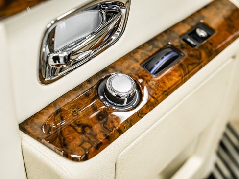 Used 2013 Rolls-Royce Phantom Sedan image 24