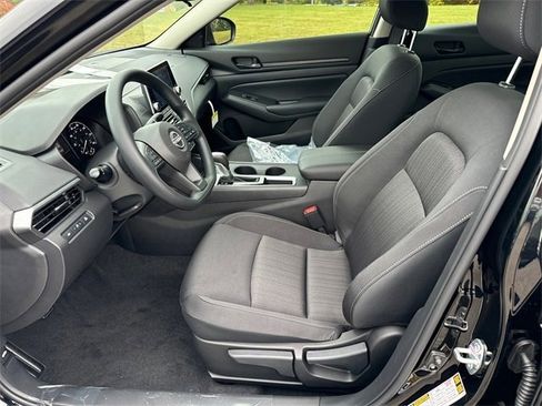 New 2025 Nissan Altima 2.5 S image 9