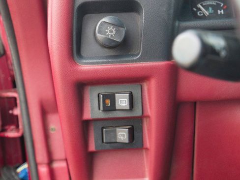 Used 1994 Ford Explorer XLT AWD/4WD image 16