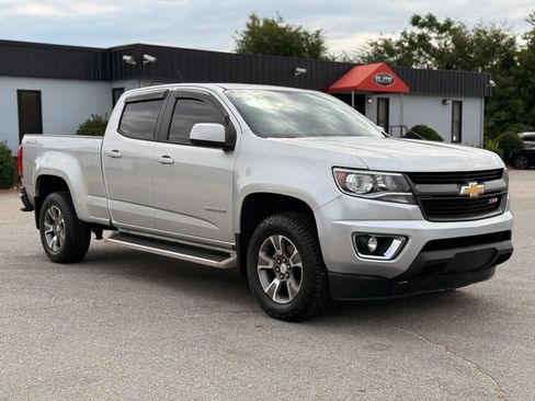 Used 2018 Chevrolet Colorado Z71 AWD/4WD image 3