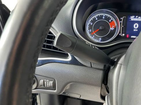 Used 2021 Jeep Cherokee Latitude Plus AWD/4WD image 14