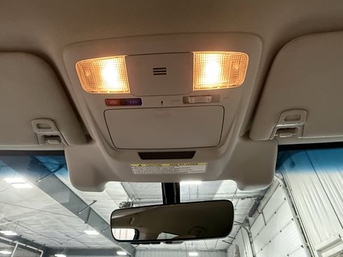 Used 2017 Subaru Outback 2.5i Premium image 29