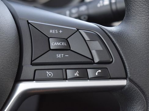 Used 2025 Nissan Altima 2.5 SV image 9