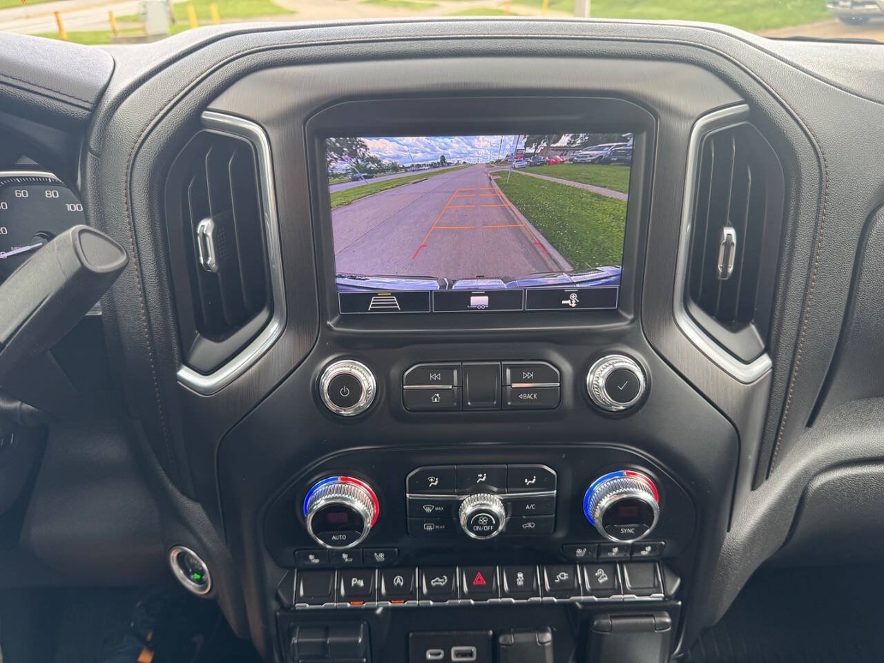 Used 2020 GMC Sierra 1500 AT4 w/ AT4 Premium Package AWD/4WD image 17