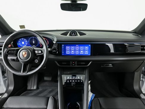 New 2025 Porsche Macan 4 Electric image 19