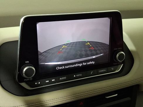 Used 2023 Nissan Rogue SV AWD/4WD image 4
