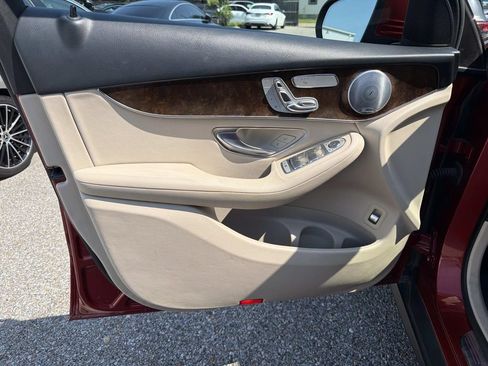 Used 2019 Mercedes-Benz GLC 300 image 19