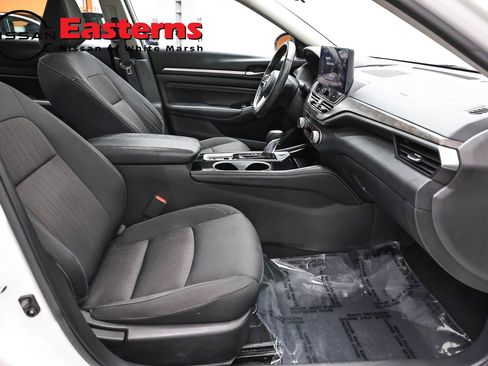 Used 2023 Nissan Altima 2.5 SV w/ SV Premium Package AWD/4WD image 23