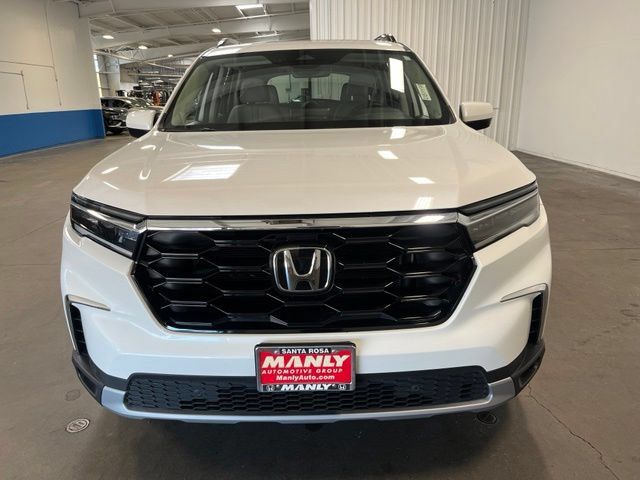 Used 2024 Honda Pilot Touring image 7