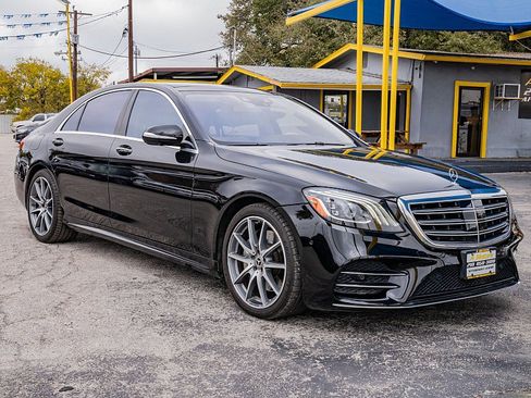 Used 2018 Mercedes-Benz S 450 Sedan w/ AMG Line Exterior image 3