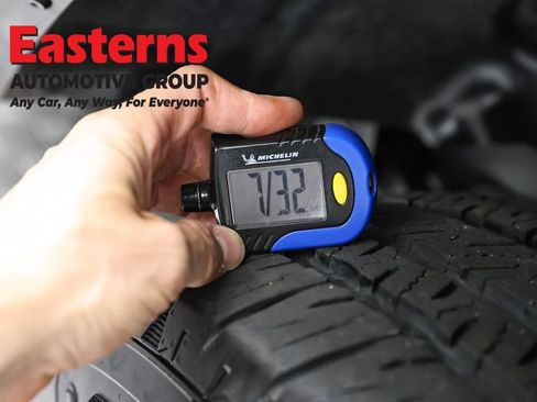 Used 2025 Jeep Wrangler Unlimited Sahara w/ Safety Group AWD/4WD image 26