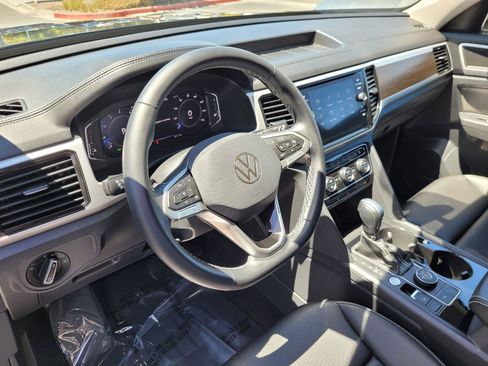 Certified 2023 Volkswagen Atlas SE w/ Black Wheel Package AWD/4WD image 12