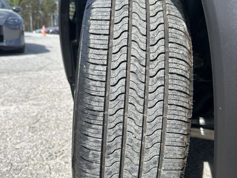 Used 2025 Nissan Rogue SV image 31