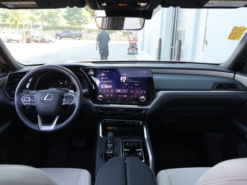 Used 2026 Lexus TX 350 AWD w/ Technology Package image 16