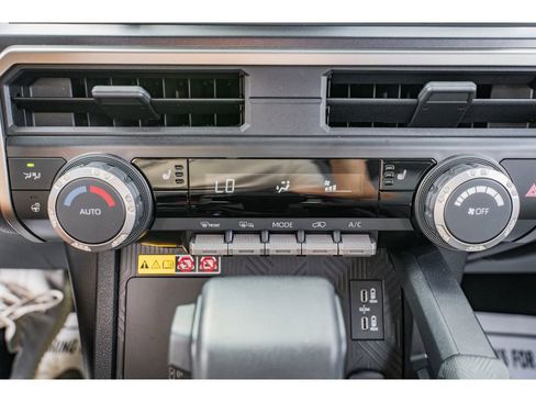 Used 2025 Toyota 4Runner TRD Off-Road image 17