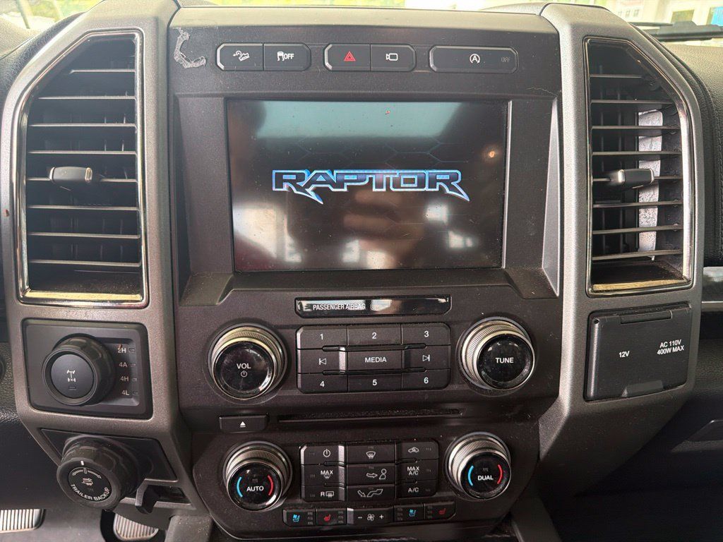 Used 2018 Ford F150 Raptor w/ Equipment Group 802A Luxury AWD/4WD image 12