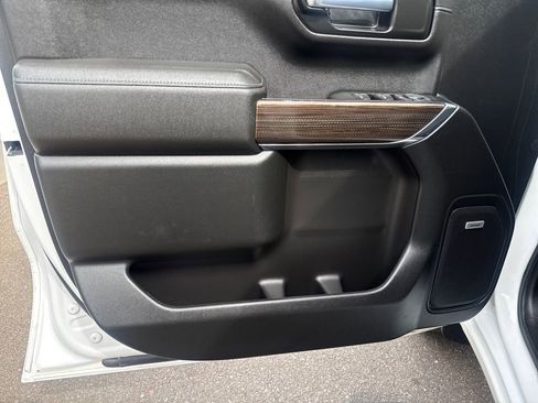 Used 2021 Chevrolet Silverado 1500 LT Trail Boss w/ Convenience Package II image 10