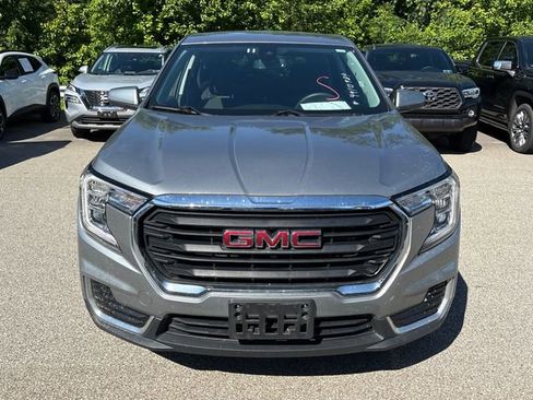 Used 2024 GMC Terrain SLE AWD/4WD image 8