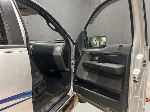 Used 2005 Ford F150 XLT AWD/4WD image 18