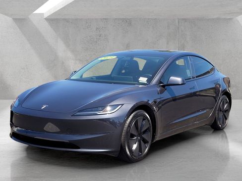 Used 2025 Tesla Model 3 Long Range RWD image 9