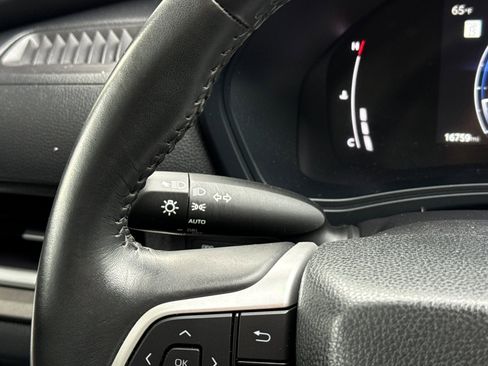 Used 2024 Toyota Grand Highlander AWD image 33