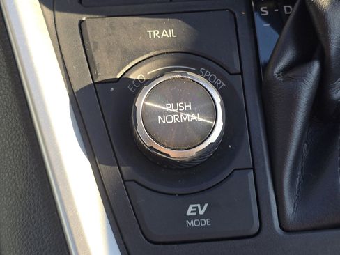 Used 2020 Toyota RAV4 XSE w/ XSE Grade Weather Package image 14