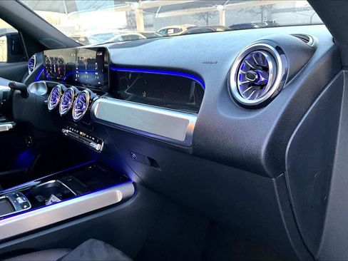 Used 2024 Mercedes-Benz GLB 250 image 19