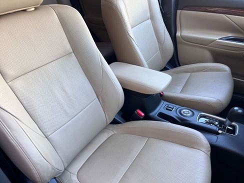 Used 2015 Mitsubishi Outlander GT image 32