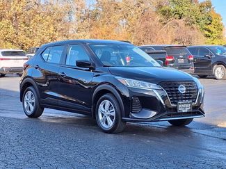 Used 2025 Nissan Kicks Play S video 2