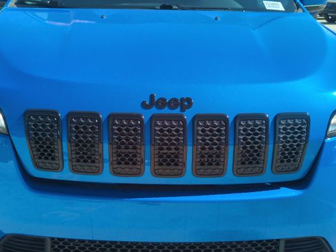 Used 2020 Jeep Cherokee Latitude Plus AWD/4WD image 10