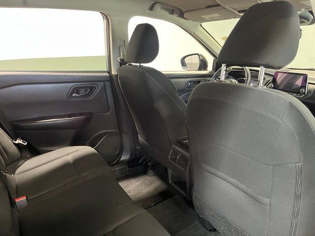 Used 2024 Nissan Rogue S AWD/4WD image 15